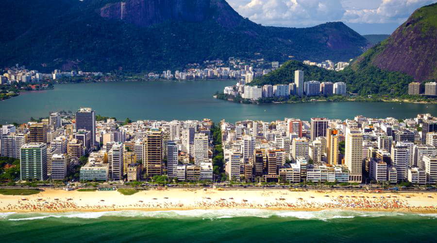 We offer a diverse selection of car rental options in Rio de Janeiro.